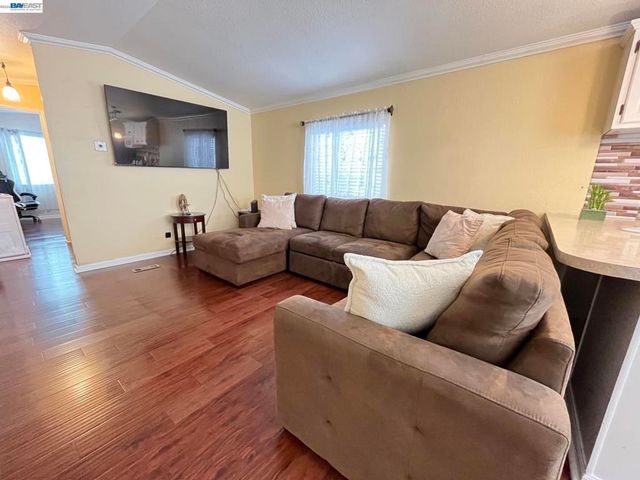 747 Lewelling Blvd., San Leandro, CA 94578