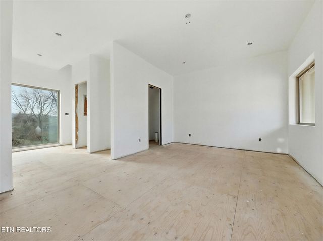 2604 Sevier Ave 102, Knoxville, TN 37920