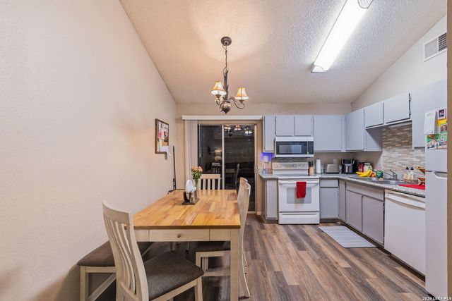 9140 Timber Path Unit 2502, San Antonio, TX 78250