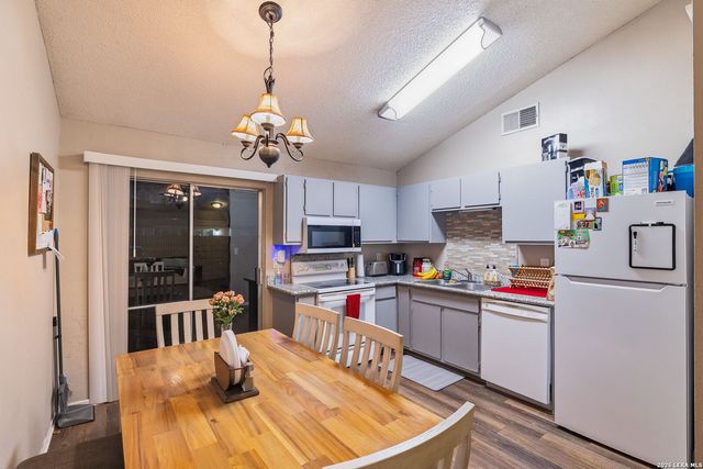 9140 Timber Path Unit 2502, San Antonio, TX 78250