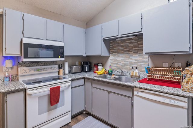 9140 Timber Path Unit 2502, San Antonio, TX 78250