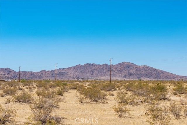 5888 La Ferney Avenue, Joshua Tree, CA 92252