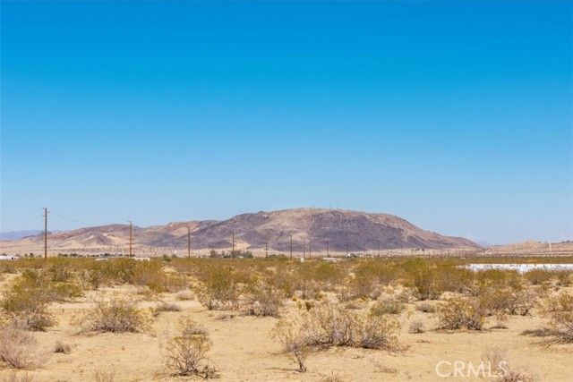 5888 La Ferney Avenue, Joshua Tree, CA 92252