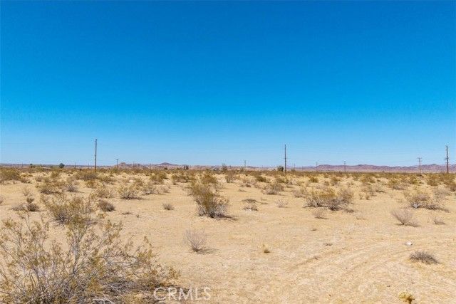 5888 La Ferney Avenue, Joshua Tree, CA 92252