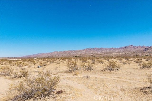 5888 La Ferney Avenue, Joshua Tree, CA 92252