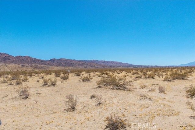 5888 La Ferney Avenue, Joshua Tree, CA 92252