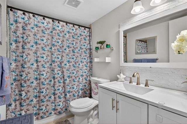 6195 Rock Island Rd 103, Tamarac, FL 33319