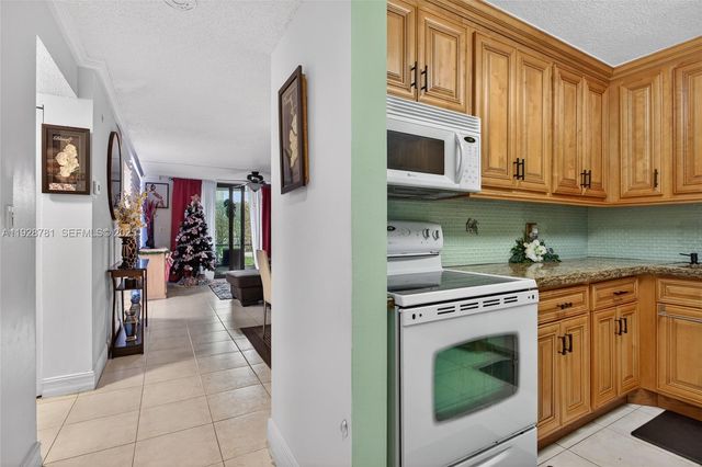 6195 Rock Island Rd 103, Tamarac, FL 33319