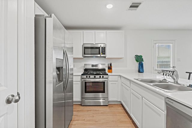 236 Bennett Loop, Angleton, TX 77515