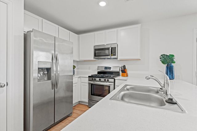 236 Bennett Loop, Angleton, TX 77515