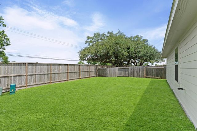 236 Bennett Loop, Angleton, TX 77515