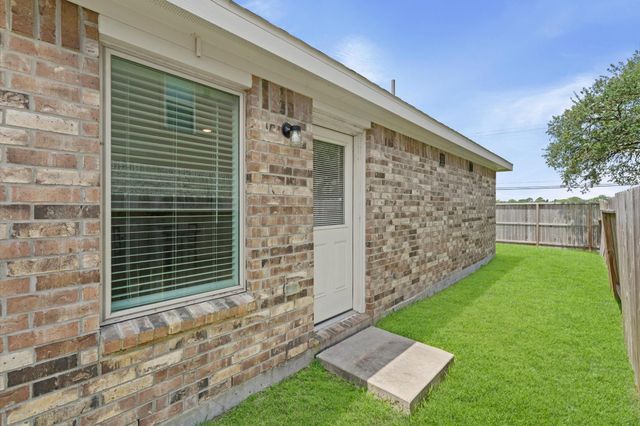 236 Bennett Loop, Angleton, TX 77515