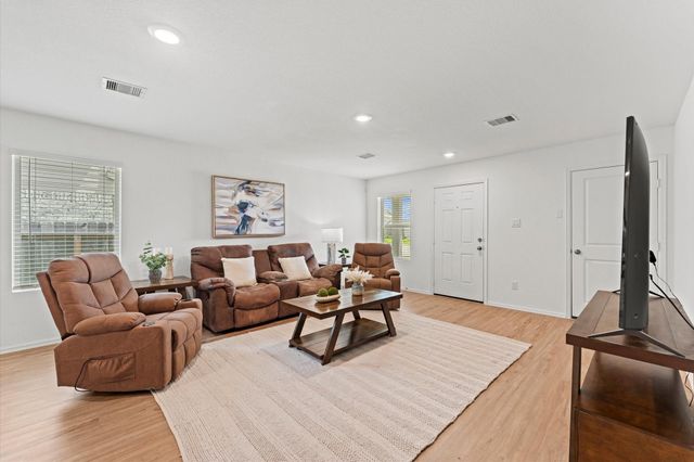 236 Bennett Loop, Angleton, TX 77515