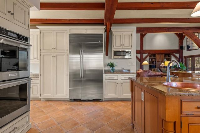 236 Steeplechase Road, Barrington Hills, IL 60010