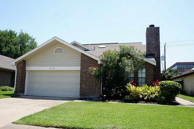 1511 Bradney Drive, Houston, TX 77077