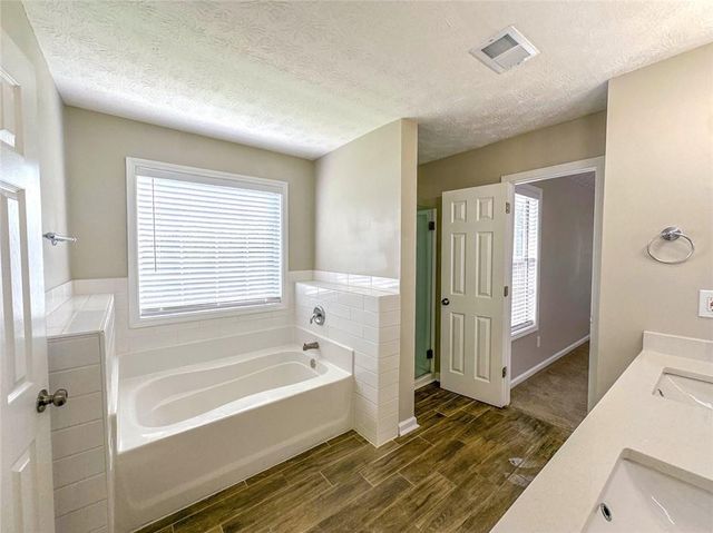 1070 Big Haynes Drive, Grayson, GA 30017