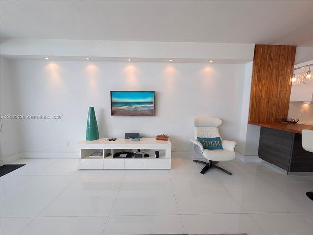 100 Lincoln Rd 1008, Miami Beach, FL 33139