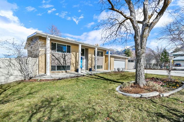2329 E WOODCHUCK CIR, Sandy, UT 84093