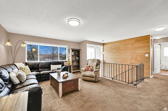 2329 E WOODCHUCK CIR, Sandy, UT 84093