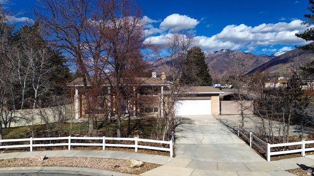 2329 E WOODCHUCK CIR, Sandy, UT 84093