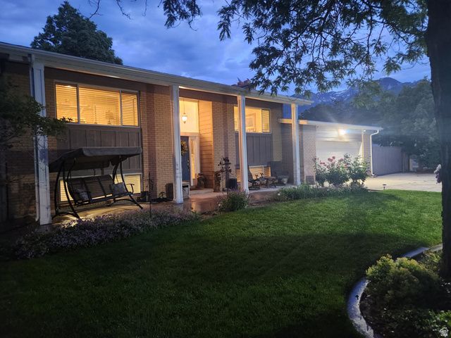 2329 E WOODCHUCK CIR, Sandy, UT 84093