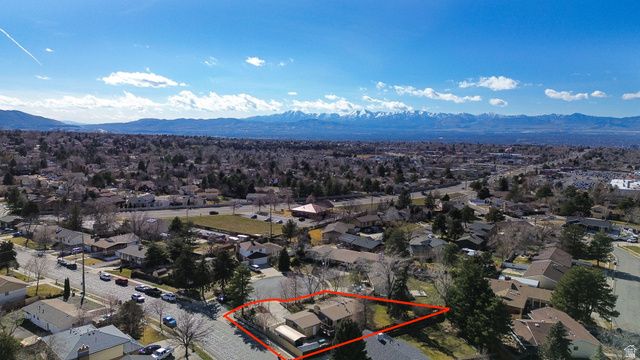 2329 E WOODCHUCK CIR, Sandy, UT 84093