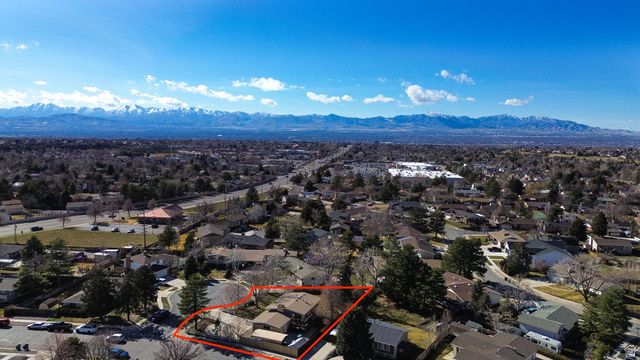 2329 E WOODCHUCK CIR, Sandy, UT 84093