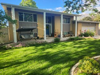 2329 E WOODCHUCK CIR, Sandy, UT 84093