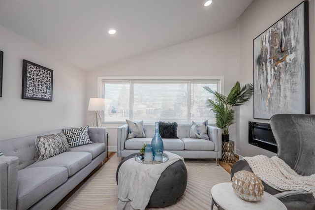 16454 Paulina Street, Markham, IL 60428