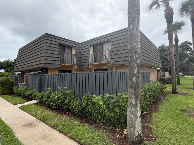 2905 29th Way, West Palm Beach, FL 33407