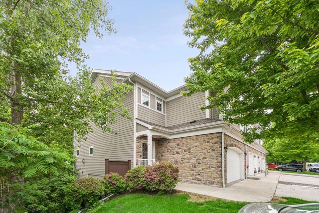 17735 Valley Cove Court, Minnetonka, MN 55345