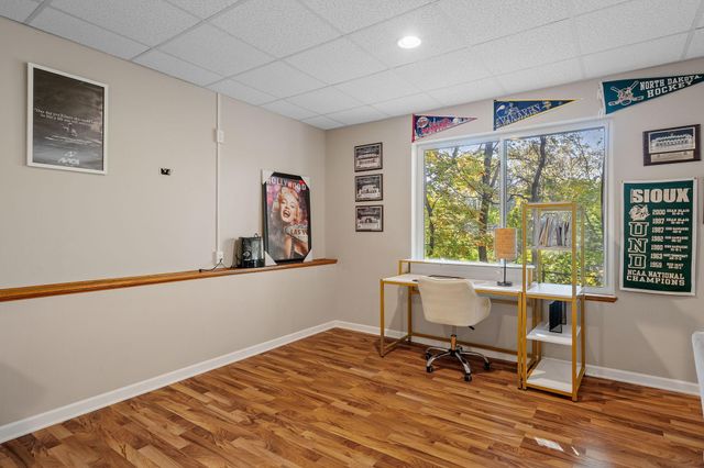 17735 Valley Cove Court, Minnetonka, MN 55345