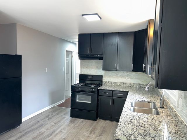 18137 Ravisloe Terrace, Country Club Hills, IL 60478