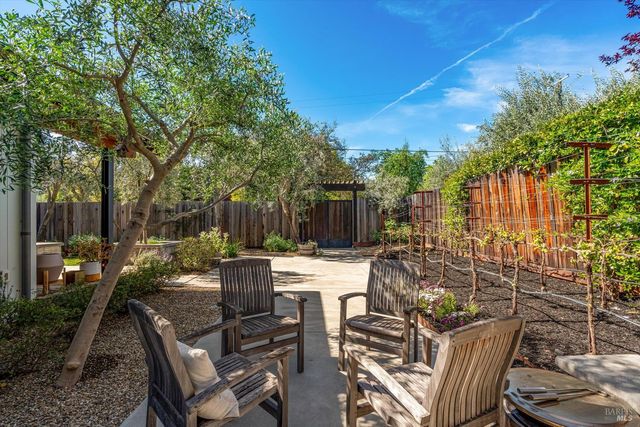 1580 Hillview Pl, St. Helena, CA 94574