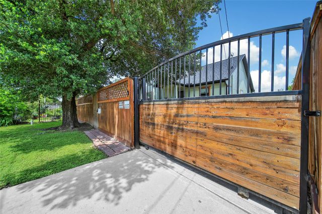 2314 Carr Street, Houston, TX 77026