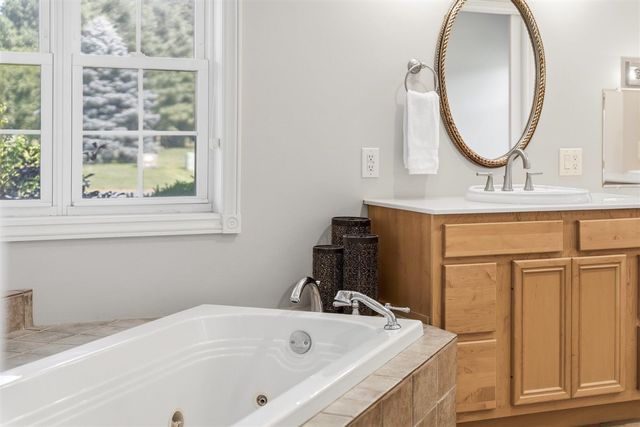 8777 Maricopa Trail, Kalamazoo, MI 49009