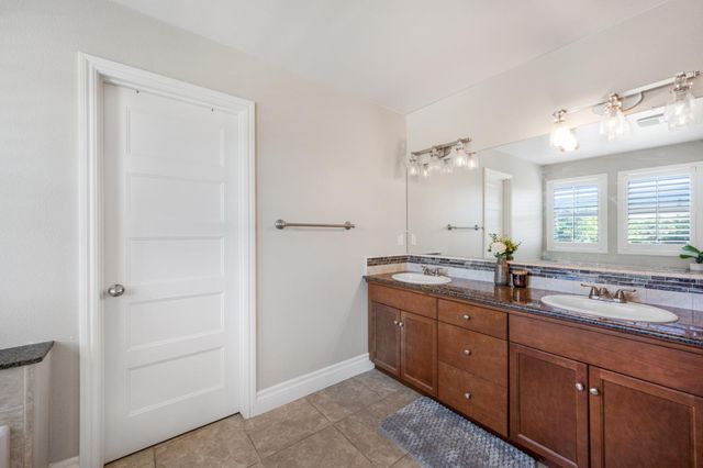 3401 Alcove Way, Clovis, CA 93619