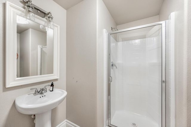 3401 Alcove Way, Clovis, CA 93619