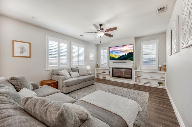 3401 Alcove Way, Clovis, CA 93619