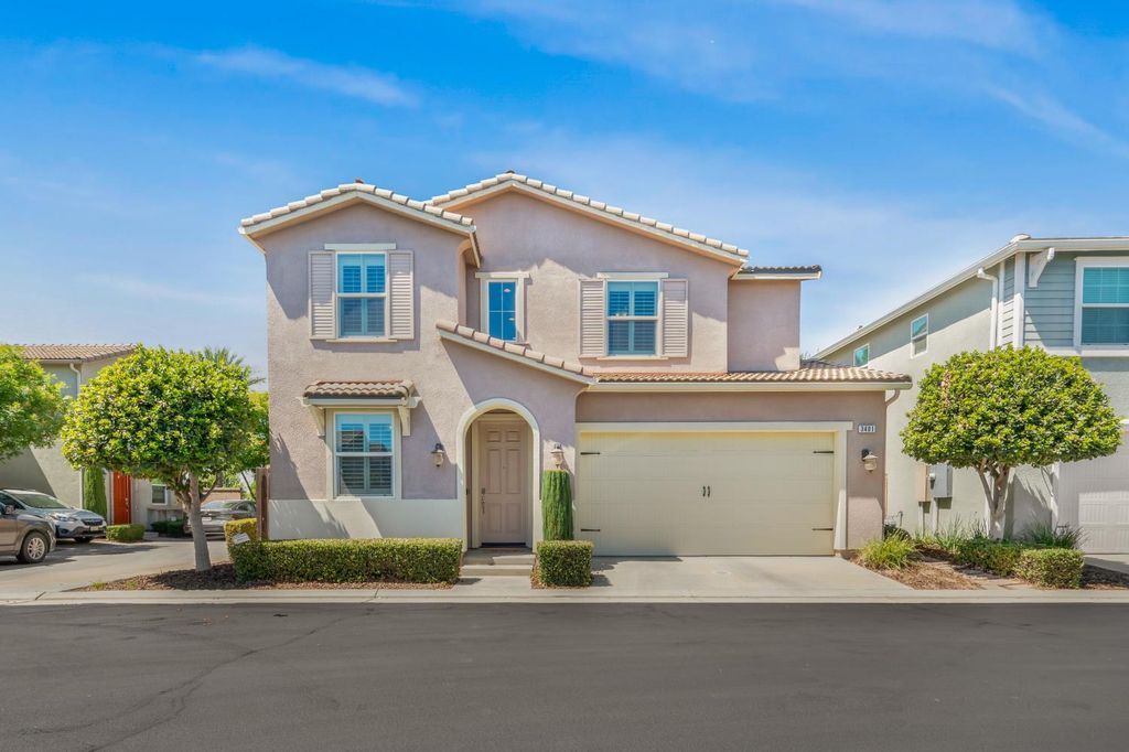 3401 Alcove Way, Clovis, CA 93619