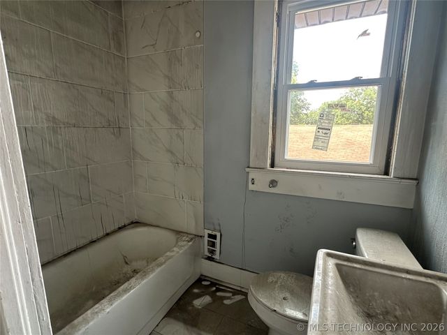 1126 E 4th Street, Okmulgee, OK 74447