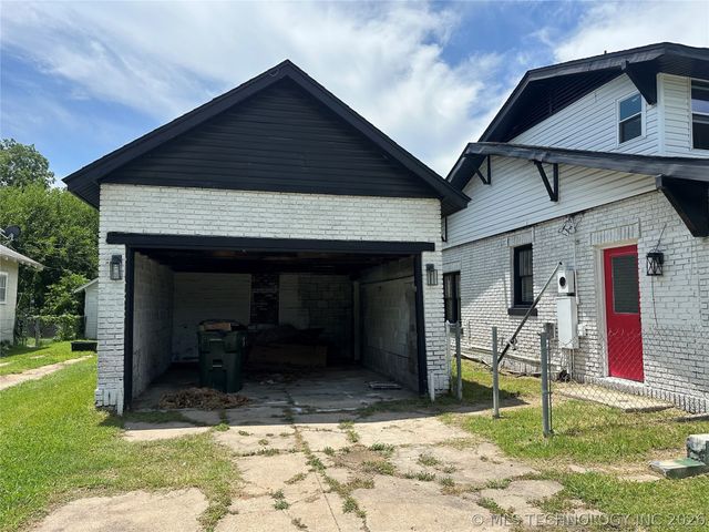 1126 E 4th Street, Okmulgee, OK 74447