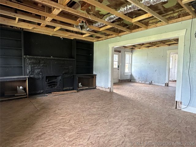 1126 E 4th Street, Okmulgee, OK 74447