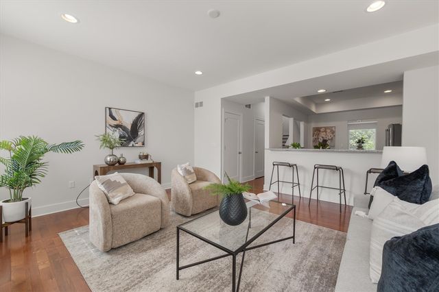 2557 W Towne Street, Ann Arbor, MI 48103
