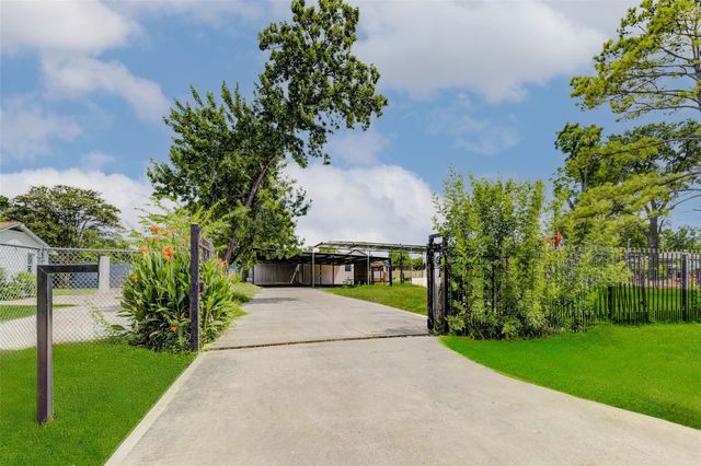 2725 Lone Oak Road, Houston, TX 77093