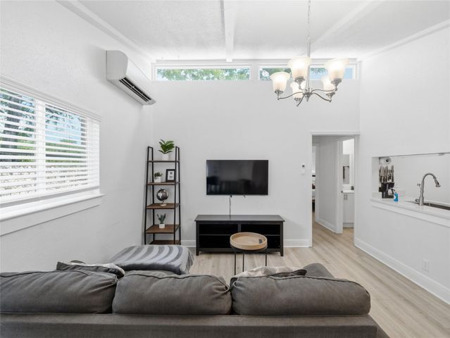 1108 Jolena CIR, Austin, TX 78721