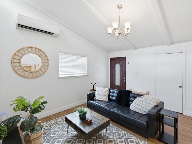1108 Jolena CIR, Austin, TX 78721