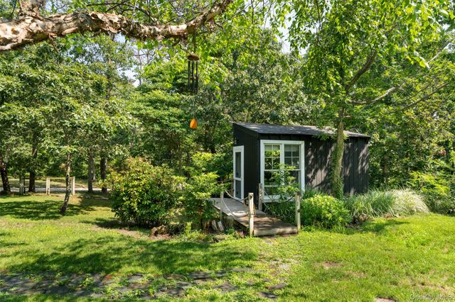 20A Oceanview Road, Hampton Bays, NY 11968