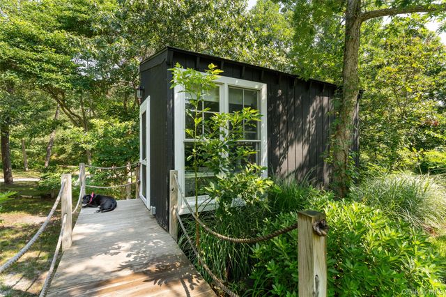 20A Oceanview Road, Hampton Bays, NY 11968