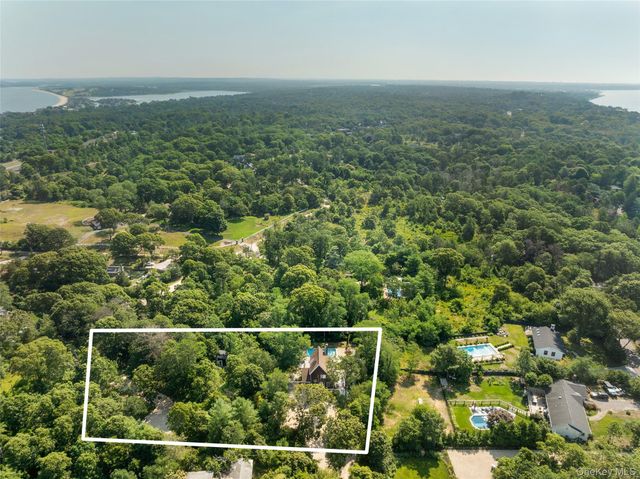 20A Oceanview Road, Hampton Bays, NY 11968